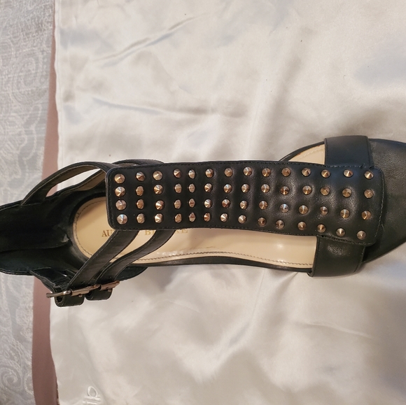 Shoes 🖤😍🔥 - Picture 3 of 6